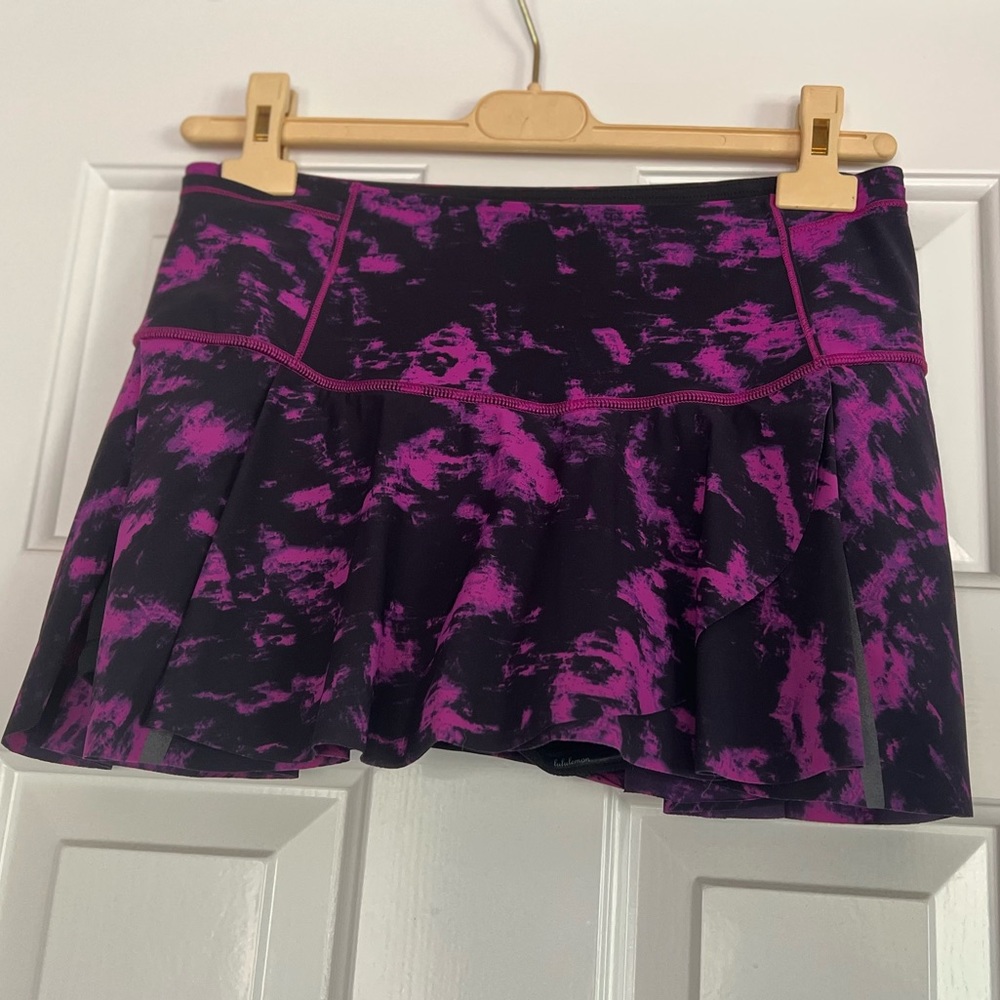 Lululemon Athletic Skirt. Purple, Size: 6 Regular. Excellent Condition
